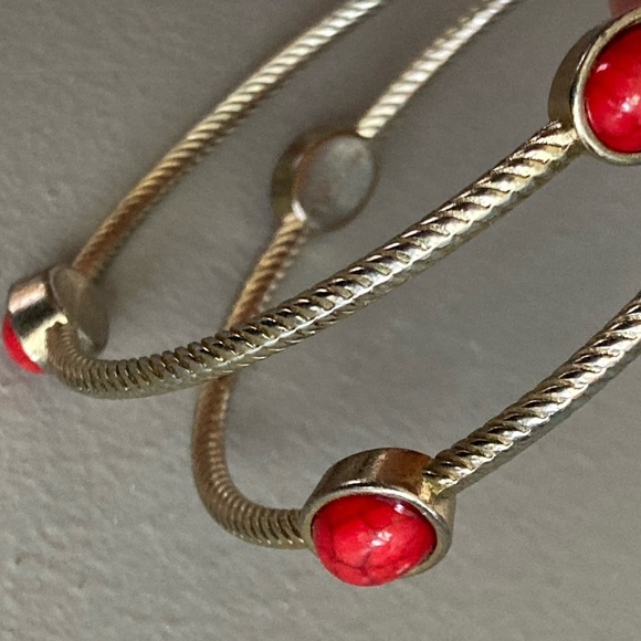 Vintage Bangle Bracelet Lot Red Stone Silvertone India Boho Set of 2 One… - Picture 5 of 7